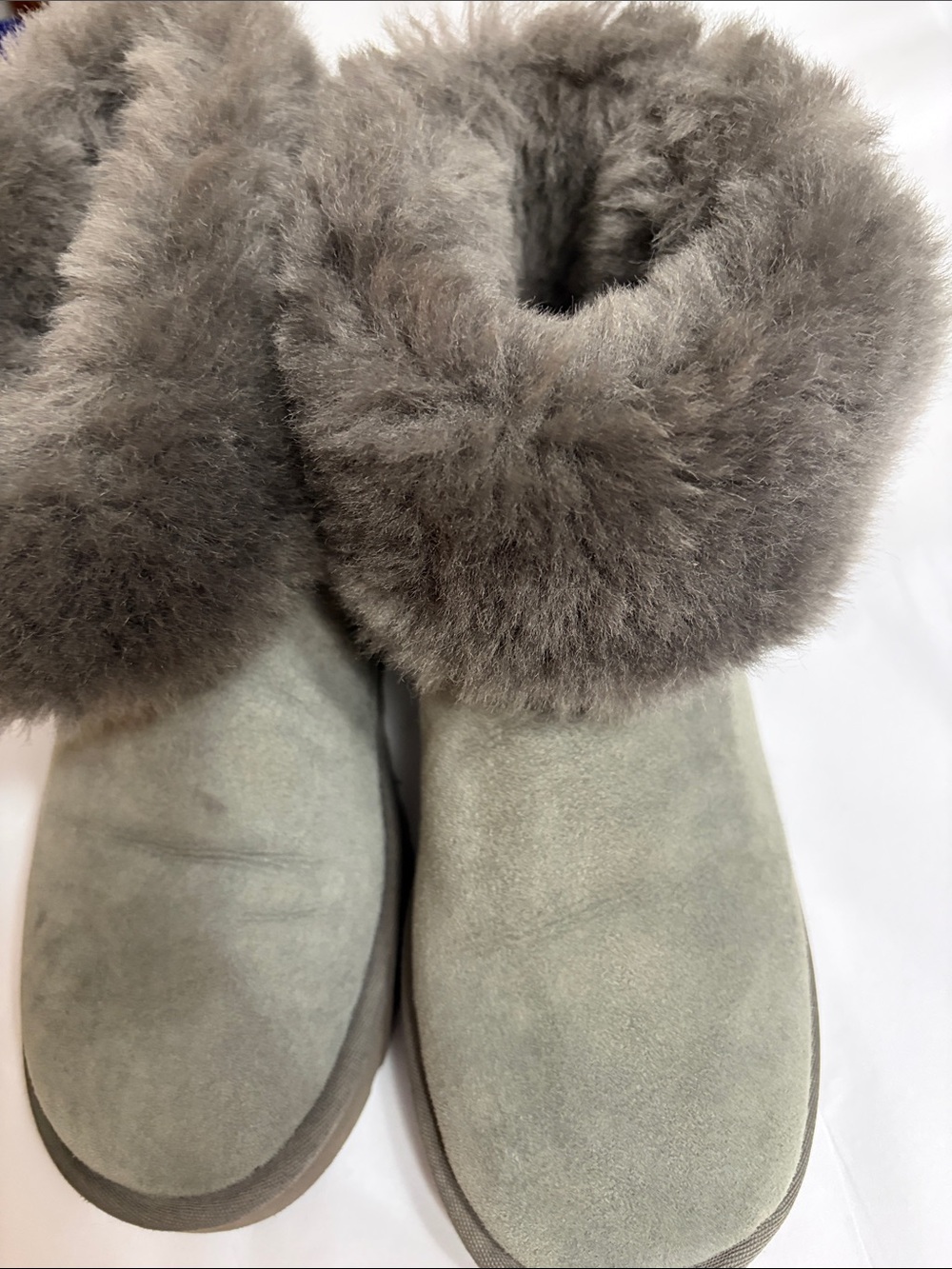 UGG Women's Gray Suede Shearling Cuff Leather Slippers Size 7